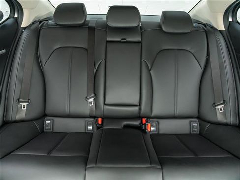 New 2026 Genesis G70 2.5T image 26