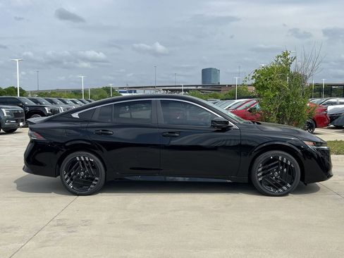 New 2026 Nissan Sentra SR image 3