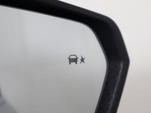 Used 2021 Chevrolet Equinox LT image 37