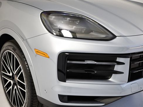 New 2026 Porsche Cayenne S AWD/4WD image 17