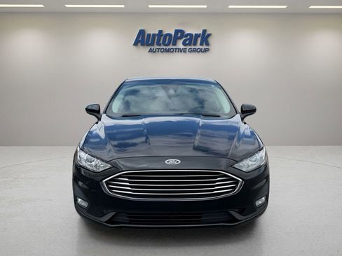 Used 2020 Ford Fusion SE w/ Equipment Group 151A FWD image 2