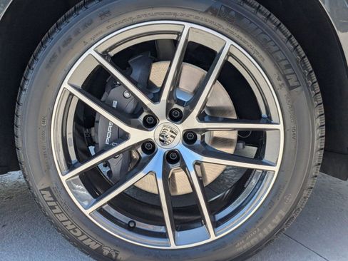 Certified 2025 Porsche Macan image 29