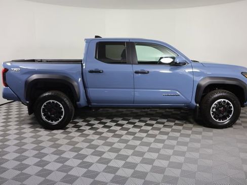Used 2026 Toyota Tacoma TRD Off-Road AWD/4WD image 9