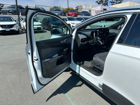 Used 2023 Volkswagen ID.4 Pro S Plus AWD/4WD image 9