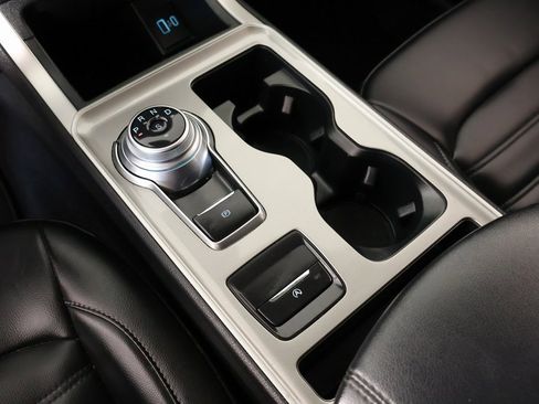 Used 2024 Ford Edge SEL image 8