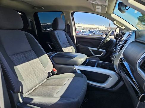 Used 2021 Nissan Titan SV w/ SV Convenience Package image 20
