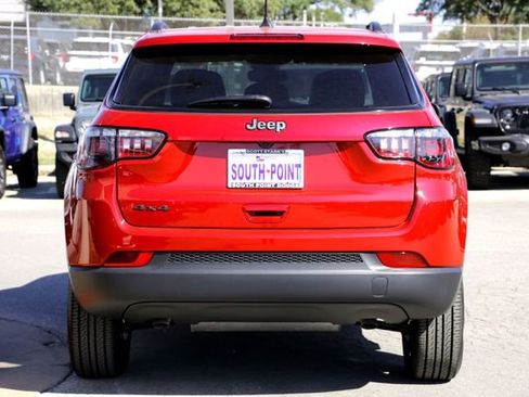 New 2026 Jeep Compass Latitude image 6