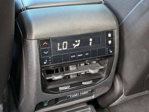 Used 2025 Jeep Grand Cherokee L Limited AWD/4WD image 27