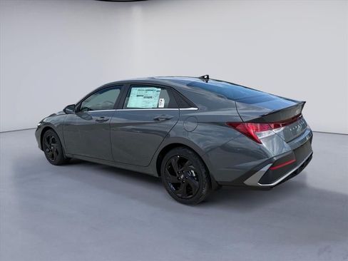 New 2026 Hyundai Elantra SEL Sport FWD image 3