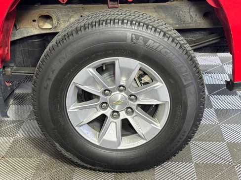Used 2021 Chevrolet Silverado 1500 LT AWD/4WD image 50