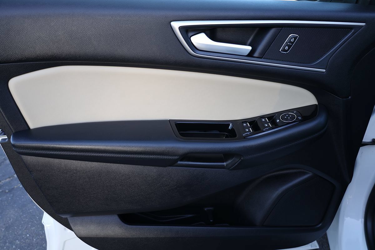 Used 2020 Ford Edge SEL w/ Convenience Package FWD image 9