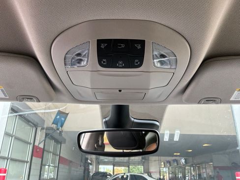 Used 2023 Chrysler Pacifica Touring-L FWD image 18