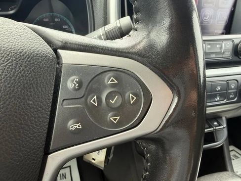 Used 2018 Chevrolet Colorado LT AWD/4WD image 17