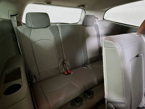 Used 2009 Chevrolet Traverse LT FWD image 27