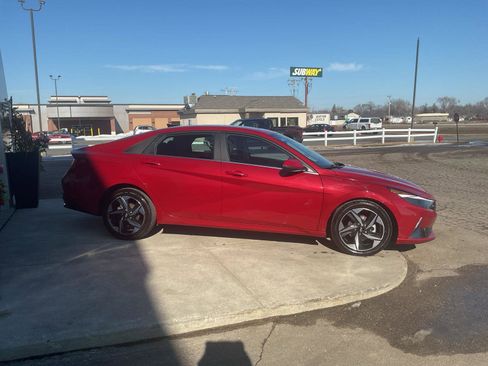 Used 2022 Hyundai Elantra SEL w/ Convenience + Premium Package image 6
