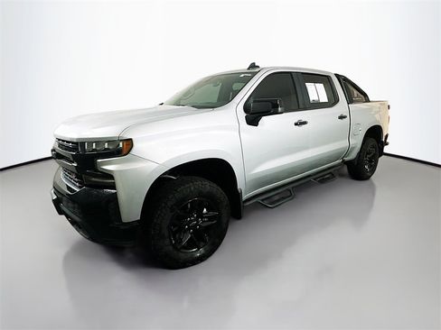 Used 2019 Chevrolet Silverado 1500 LT Trail Boss w/ Convenience Package image 3