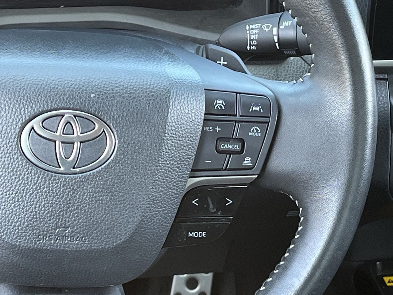 Used 2025 Toyota Camry SE FWD image 14