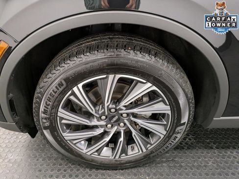 Certified 2025 Lincoln Aviator AWD image 8