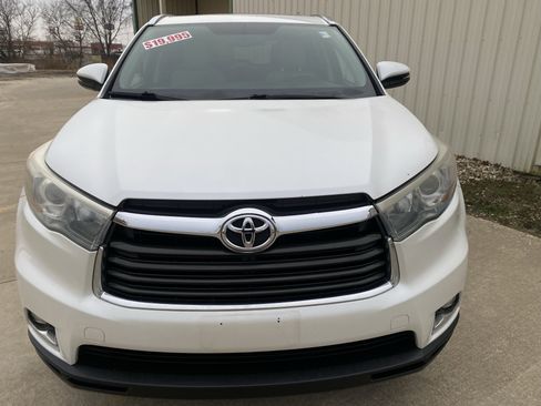 Used 2015 Toyota Highlander Limited Platinum image 2