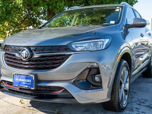 Used 2022 Buick Encore GX Select w/ Sport Touring Package image 2