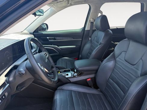 Used 2024 Kia Telluride SX Prestige AWD/4WD image 9