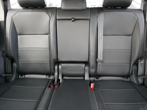 Used 2019 Volkswagen Tiguan SE image 13