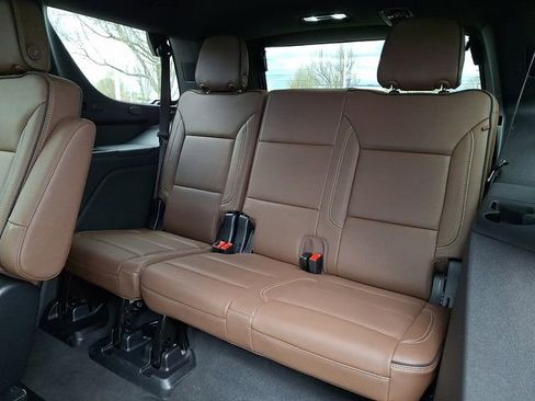 Used 2025 Chevrolet Tahoe High Country image 18