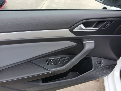 New 2026 Volkswagen Jetta SE FWD image 11