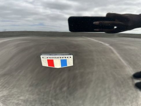 Used 2018 Chevrolet Camaro LT RWD image 10