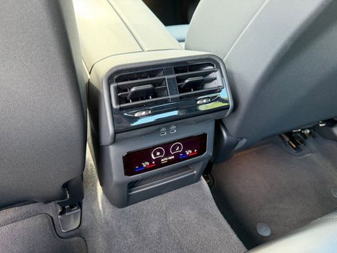 Certified 2026 BMW 530i xDrive AWD/4WD image 23