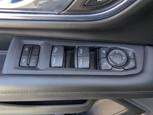 Used 2023 GMC Yukon AT4 AWD/4WD image 21