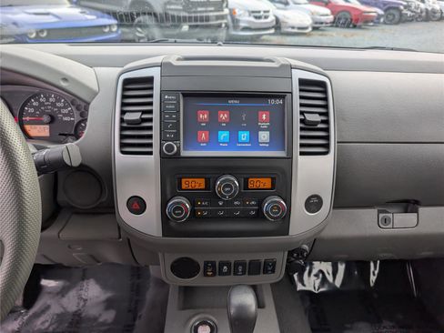 Used 2021 Nissan Frontier SV w/ Midnight Edition Floor Mats image 16