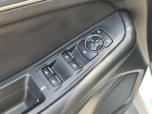 Used 2023 Ford Edge SEL AWD/4WD image 16