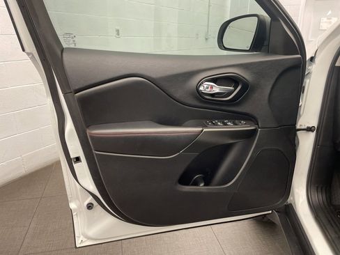 Certified 2021 Jeep Cherokee Trailhawk w/ Comfort/Convenience Group image 21