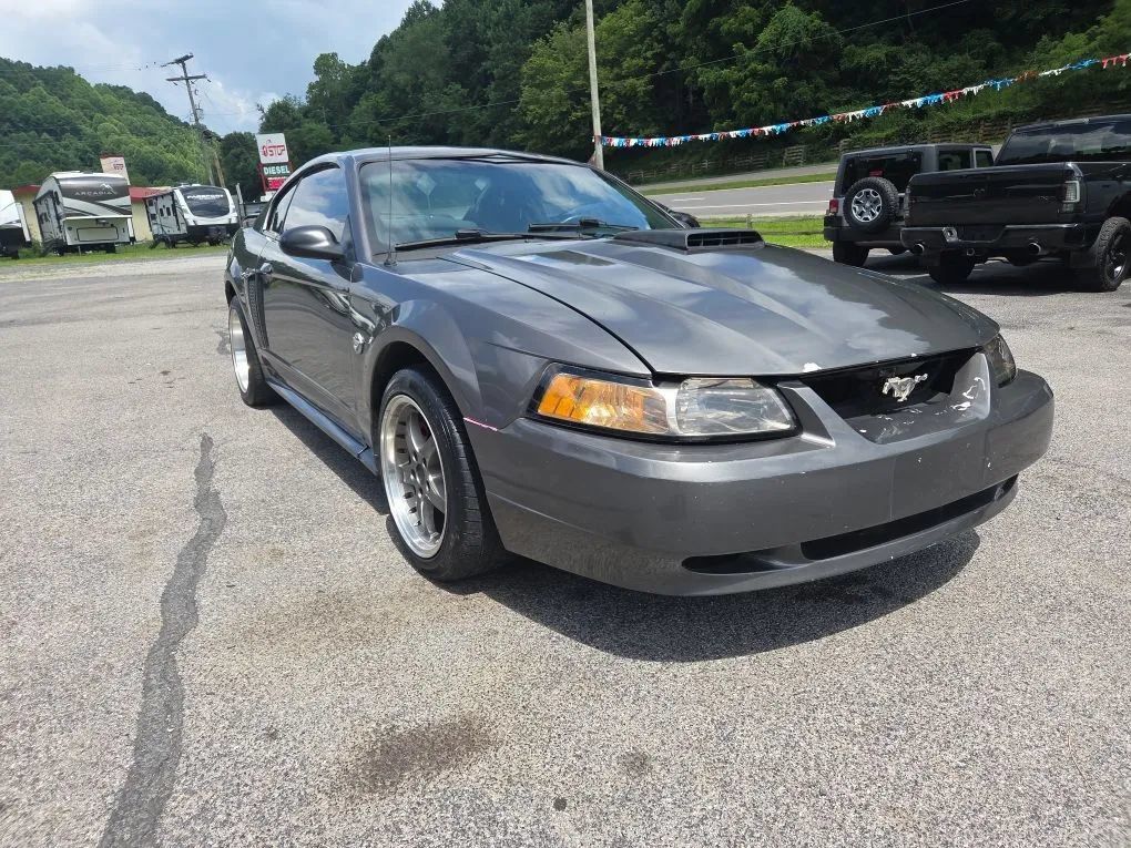 Used 2004 Ford Mustang Mach 1 RWD image 3