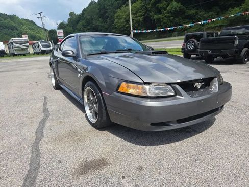 Used 2004 Ford Mustang Mach 1 RWD image 3