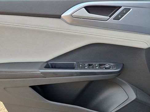 Used 2026 Volkswagen Taos SE image 20