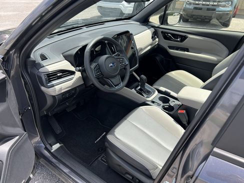 Used 2025 Subaru Forester Limited AWD/4WD image 10