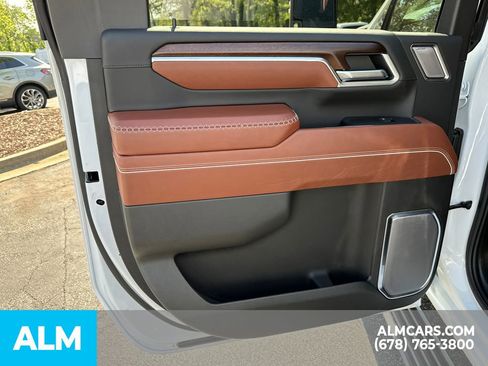 Used 2025 GMC Sierra 3500 Denali Ultimate image 25