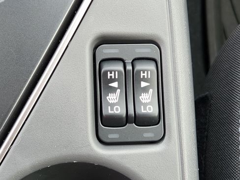 Used 2025 Subaru Crosstrek 2.0i Premium image 30