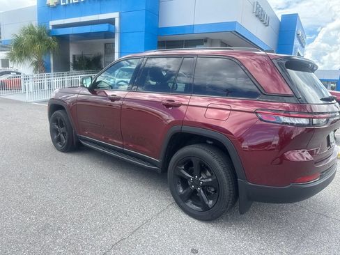 Used 2024 Jeep Grand Cherokee Altitude RWD image 6