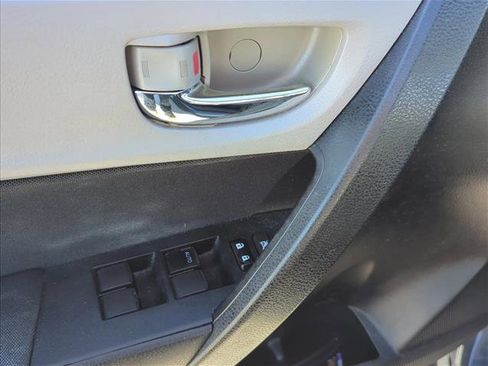 Used 2019 Toyota Corolla LE image 9