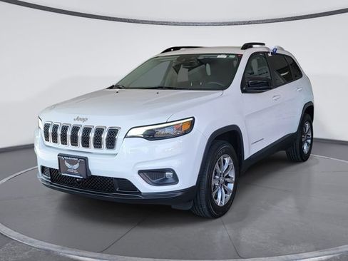 Used 2022 Jeep Cherokee Latitude Lux w/ Mopar Interior Package image 3