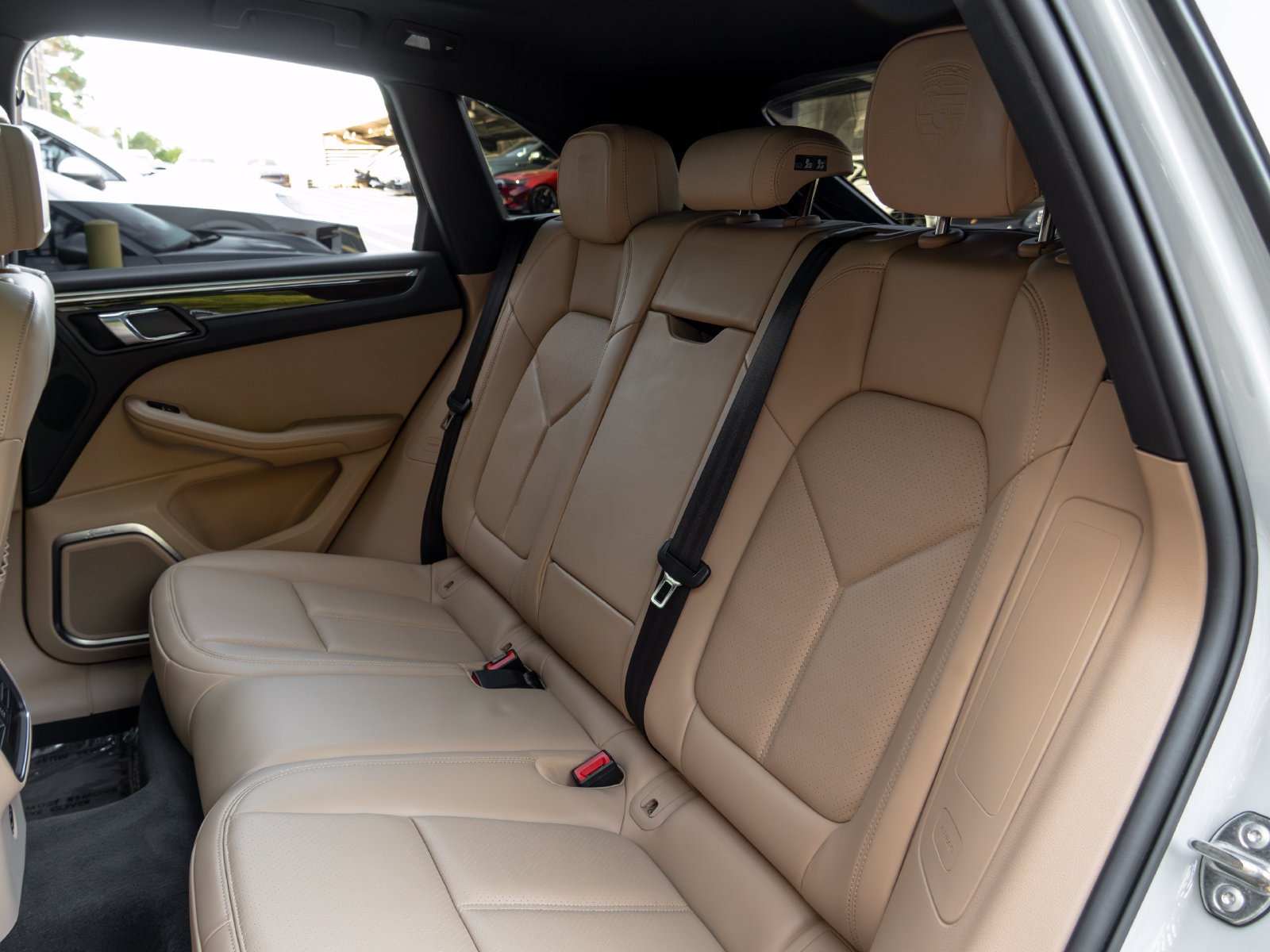 Certified 2023 Porsche Macan S AWD/4WD image 46