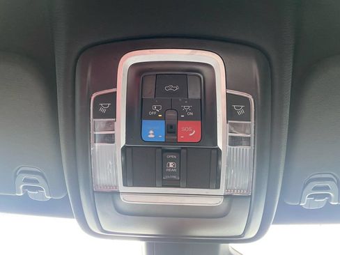 Used 2025 RAM 1500 Laramie AWD/4WD image 24