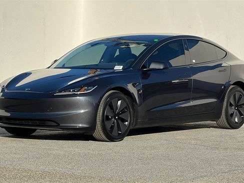Used 2025 Tesla Model 3 Long Range image 8