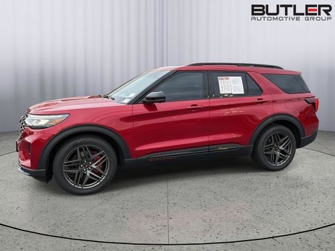 Used 2025 Ford Explorer ST w/ Sun And Sound Package AWD/4WD image 3