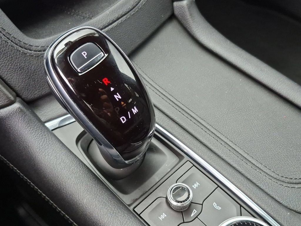 Certified 2023 Cadillac XT6 Luxury FWD image 8