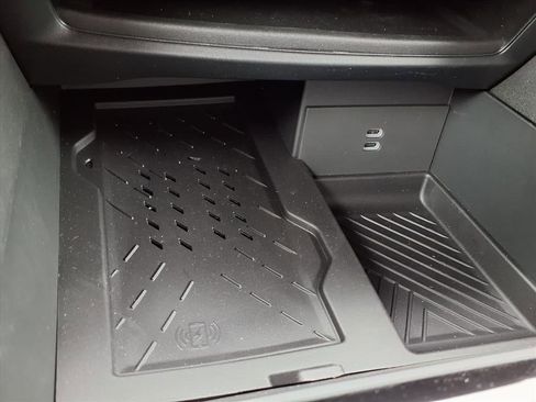 New 2026 Chrysler Pacifica Limited w/ S Appearance Package image 7