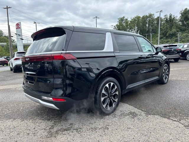 Used 2024 Kia Carnival EX FWD image 19